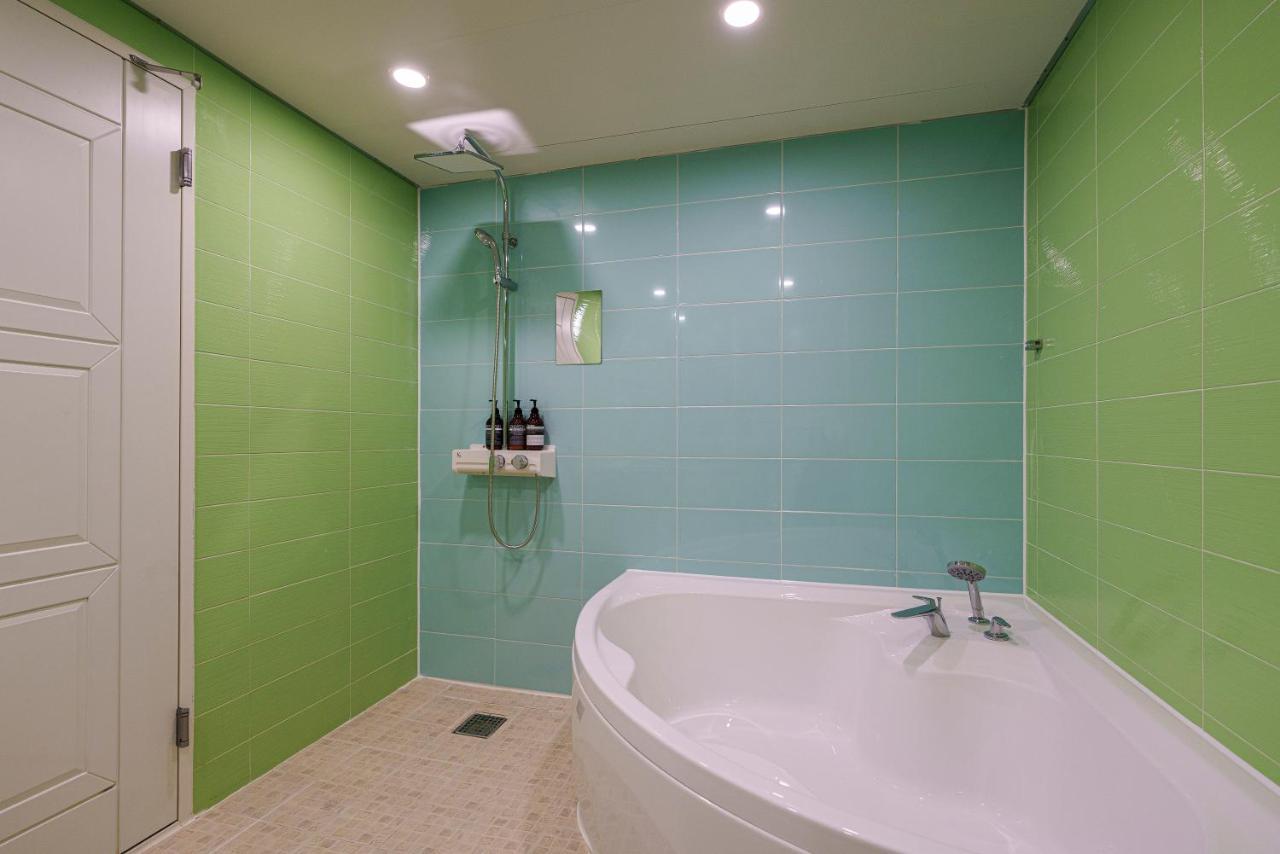 Little Prince Hotel Gunsan Esterno foto