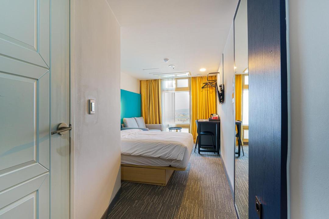 Little Prince Hotel Gunsan Esterno foto
